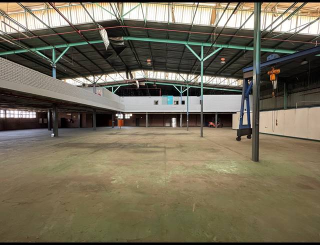 3,562M² WAREHOUSE TO LET IN INDUSTRIA WEST